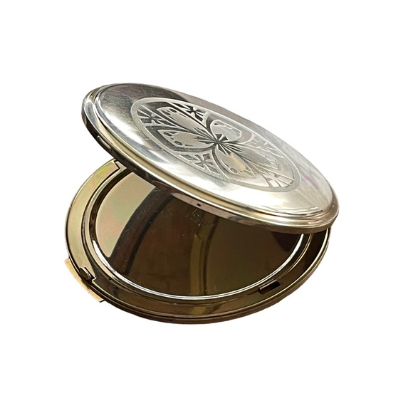 Volupte Mirrored Compact Etched Floral Pattern Round Gold Tone Snap Vintage - Picture 5 of 6